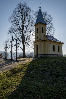 İsa 'nın Kutsal Kalbi' nin Neo-Gotik Şapeli. Zarnovica 'daki süvariler. Slovakya.