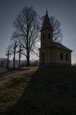 İsa 'nın Kutsal Kalbi' nin Neo-Gotik Şapeli. Zarnovica 'daki süvariler. Slovakya.