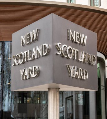 Londra Metropolitan Polisi 'nin yeni Scotland Yard tabelası..