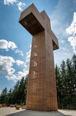 Veitsch Pilgrim Haçı. Zeytin Dağı Veitsch Pilgrims Cross. Pilgerkreuz ben Veitscher lberg 'im. Aziz Barbara im Mrztal. Avusturya.