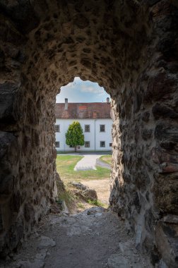 Levice Kalesi 'nin kalıntıları. Levicky Hrad, Slovakya.