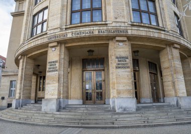 Bratislava, Slovakya - Ocak 04, 2024: Hukuk ve Felsefe Fakültesi, Bratislava Comenius Üniversitesi (Univerzita Komenskeho v Bratislave).
