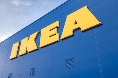 Bratislava, Slovakya - 20 Nisan 2024: IKEA mobilya perakende mağazası. IKEA, 2008 yılından bu yana dünyanın en büyük mobilya perakendecisi ve mobilya tasarımı ve satışları yapıyor..