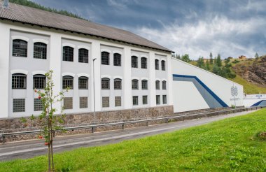 Veitsch, Avusturya - 8 Ağustos 2024: RHI Magnesita Main Industrial Site. RHI Magnesita kırılmalarda küresel liderdir. Veitsch. Avusturya.