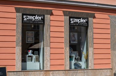 Banska Bystrica, Slovakya - 1 Mayıs 2025: Banska Bystrica 'daki uluslararası Zepter mağazası. Zepter International bir İsviçre tüketici malları şirketidir..