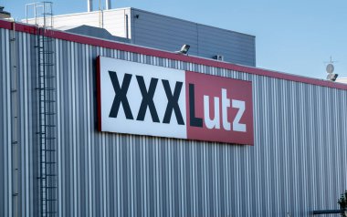 Bratislava, Slovakya - 10 Mayıs 2025: XXXLutz mağazası. XXXLutz Grubu dünyanın en büyük mobilya perakendecilerinden biridir..