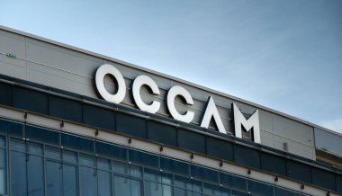 Bratislava, Slovakya - 10 Mayıs 2025: Occam işareti. Occam Emlak, yatırım ve geliştirme alanında uzmanlaşmış bir emlak şirketidir..