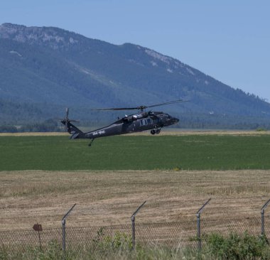 Poprad, Slovakya - 1 Temmuz 2025: Slovakya Eğitim Akademisi helikopteri OM-BHD.