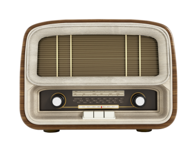 antika radyo beyaz zemin üzerine izole.