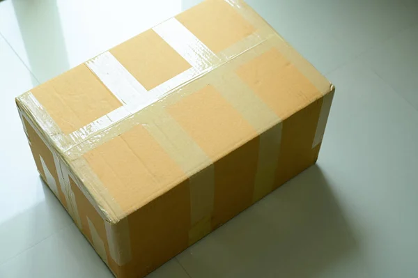 Brązowe Opakowanie Pudełkowe Wysyłki Papier Teksturowany — Zdjęcie stockowe