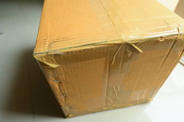 Kargo için kahverengi kutu ambalajı, kağıt desenli