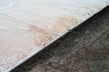 beyaz kiremit ve beton zemin, inşaat endüstrisi