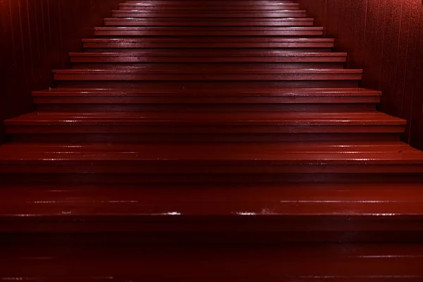 Escada Madeira Vermelha Noite Design Exterior — Fotografia de Stock