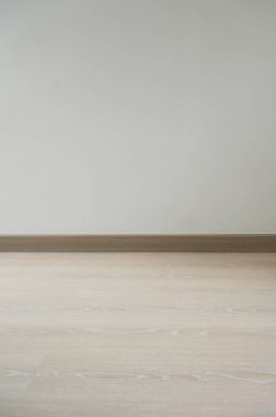 Ahşap zemin ve beyaz duvar, inşaat endüstrisi.