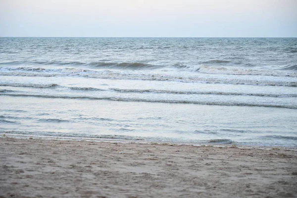 Mare Sabbia Con Cielo Azzurro Sfondo Naturale — Foto Stock