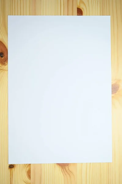 Livro Branco Sobre Mesa Madeira Papel Texturizado Fundo — Fotografia de Stock