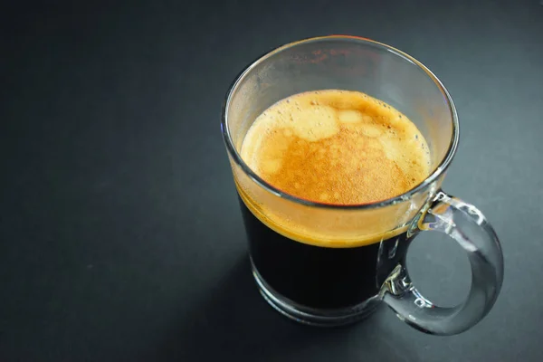 Schwarzer Kaffee Auf Schwarzem Tisch Getränk Morgen — Stockfoto