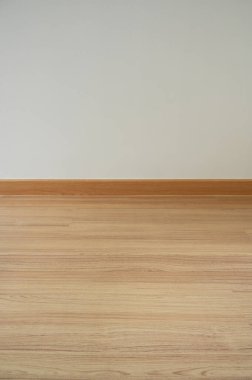 Ahşap zemin ve beyaz duvar, inşaat endüstrisi.