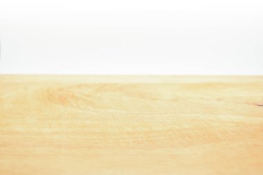 Beyaz arkaplanda ahşap kesim tahtası dokusu