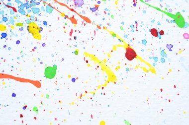 beyaz kağıt üzerinde su rengi sıçraması, renkli sanat tasarımı