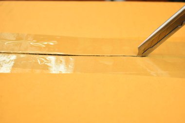 paper box with sharp knife, packaging industry