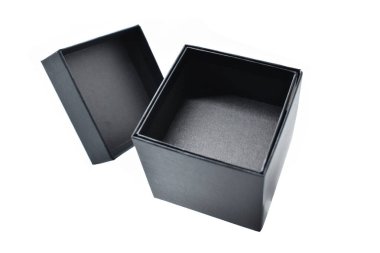Beyaz arka planda siyah karton kutu, ambalaj endüstrisi