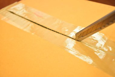 paper box with sharp knife, packaging industry