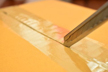 paper box with sharp knife, packaging industry