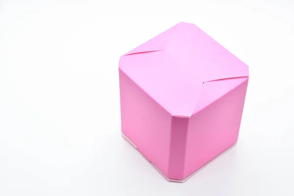白色背景粉红纸盒 设计包装 — 图库照片