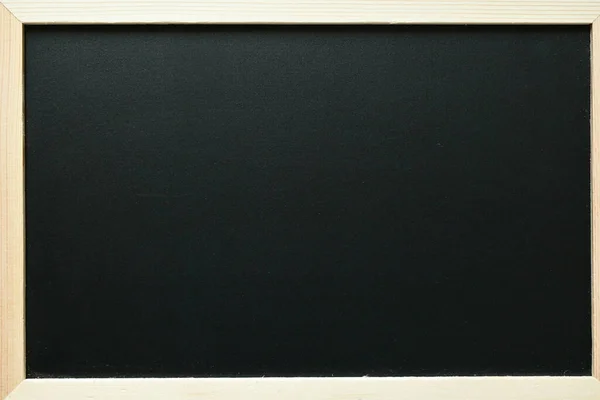 木制框架空白清洁新黑板 教育用黑板 — 图库照片