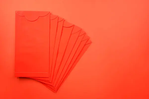 Красный Конверт Красном Фоне Дизайна — стоковое фото