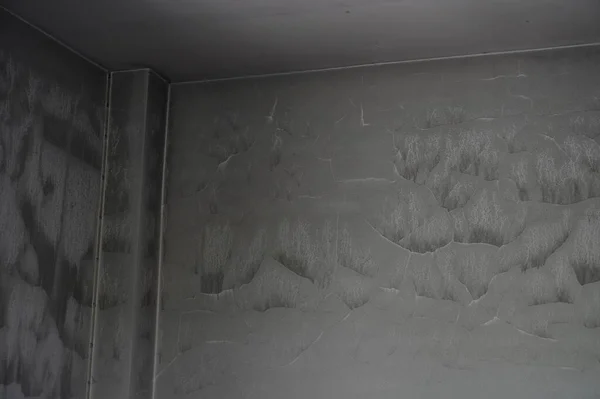 Yangından Yanmış Siyah Kirli Duvar — Stok fotoğraf