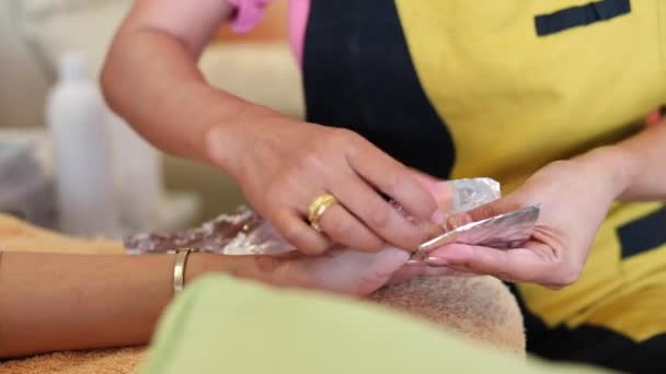 Manicure Artist Making Nail Polishing Tools Beauty Salon — Stock Video