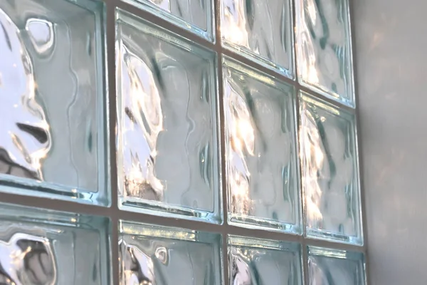 Cerca Pared Bloque Vidrio Con Fondo Luz Natural Oro Diseño —  Fotos de Stock