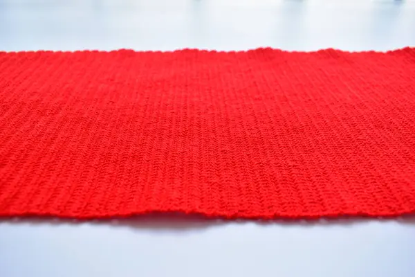 Rode Wol Gebreide Garen Textuur Wollen Stof Witte Achtergrond — Stockfoto