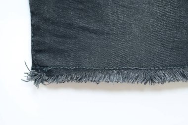 Beyaz arka planda siyah danim dokusu, giyim tasarımı için kot modası tekstili