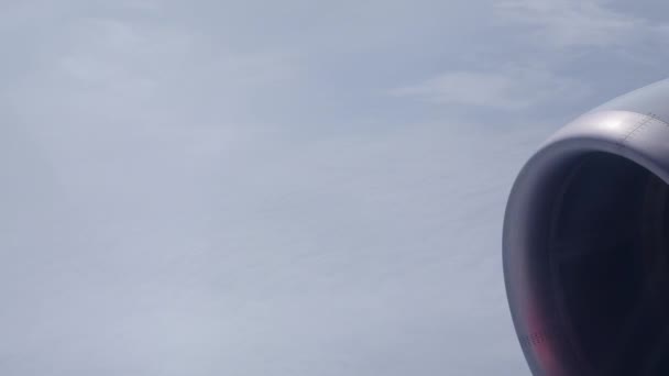 Pemandangan Langit Jendela Pesawat Dengan Awan Putih Pemandangan Alam — Stok Video