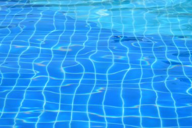 Mavi yüzme havuzu yüzeyi, taze su arka planı