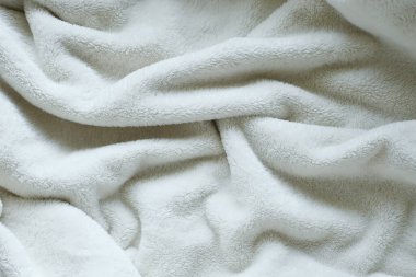 beyaz yumuşak tüylü battaniye tekstili
