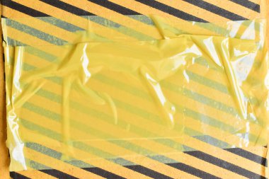 çizgili siyah ve sarı karton kutu dokusu arkaplanı