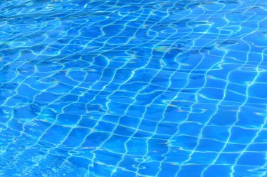 Mavi yüzme havuzu yüzeyi, taze su arka planı