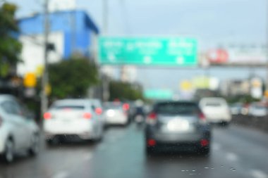 Şehirdeki trafik sıkışıklığı, bulanık görüntü