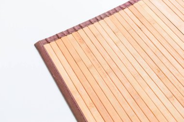 Kahverengi ahşap kaplama dokusu beyaz arkaplanda izole edildi