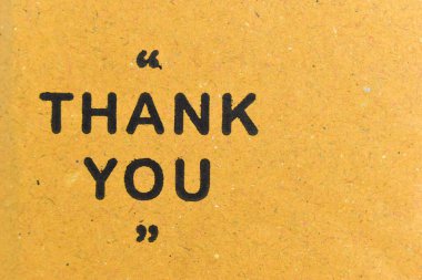 Karton kutu dokusu arka planına yazdığınız için teşekkürler.