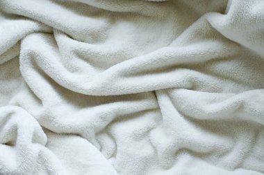 beyaz yumuşak tüylü battaniye tekstili