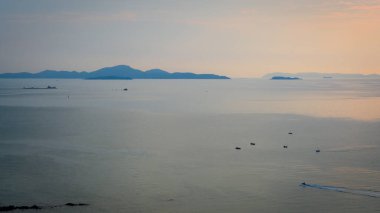 Sabah deniz ve gökyüzünün güzel manzarası, doğal arka plan.