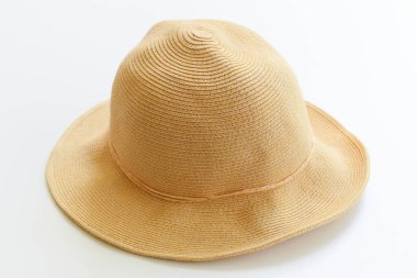 Kahverengi şapka beyaz arka planda izole, eski kumaş tarzı