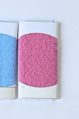 Giyim endüstrisinin pastel renk kumaş tekstil tonu