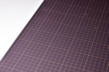 beyaz arkaplanda siyah kesim tahtası nesne sanat tasarımı için çizgi ve ölçü kılavuzu deseni, diy zanaat iş araç ekipmanları