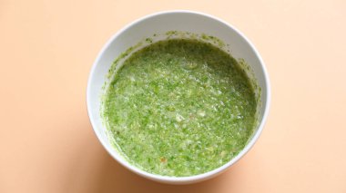 Tayland baharatlı deniz ürünleri sosu.